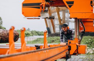 Оператор комплекса горизонтального направленного бурения в строительстве